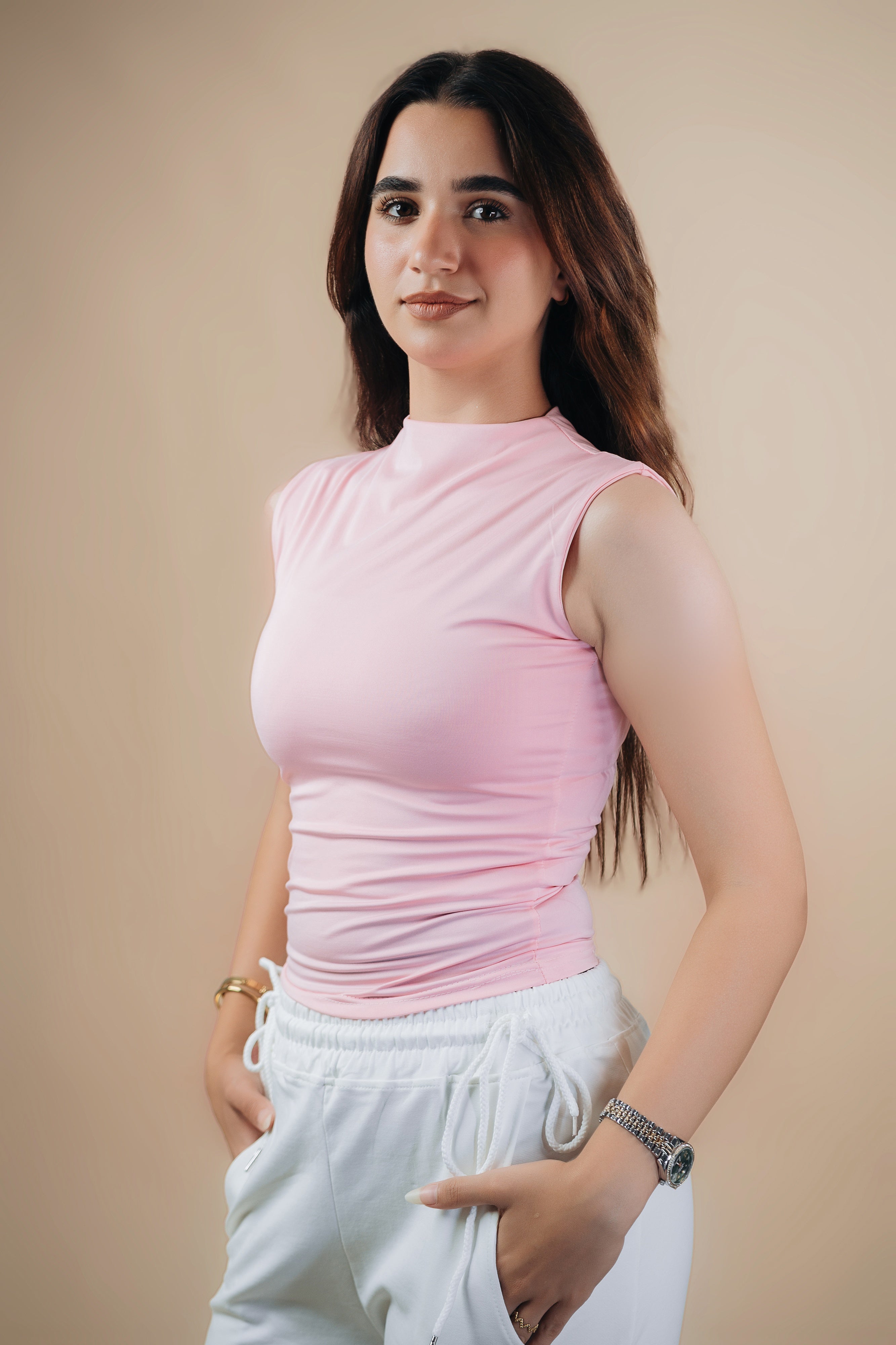 HIGH NECK SLEEVELESS