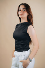 HIGH NECK SLEEVELESS